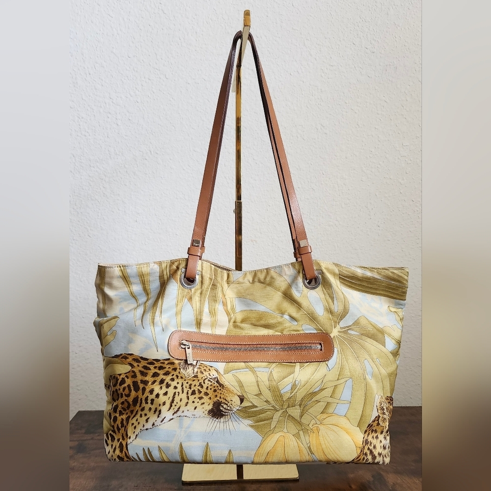 Salvatore Ferragamo Nylon Printed Tote - Picture 2 of 16
